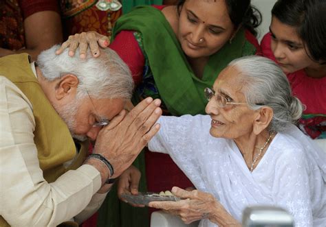 Modi family swells with pride at tea boy-turned-PM - News - Region - Emirates24|7