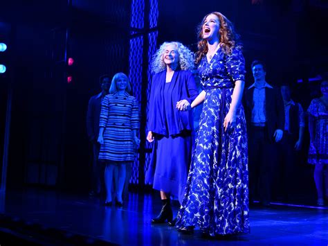 Carole King shows up as herself in musical 'Beautiful' on Broadway ...