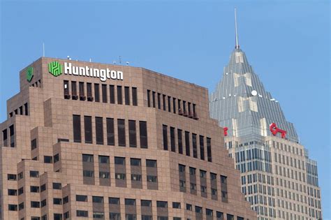 Huntington Bank banks on affordable housing - Cheers & Jeers: editorial ...