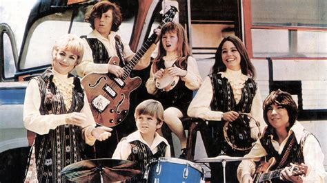 “The Partridge Family” premieres on ABC | September 25, 1970 | HISTORY