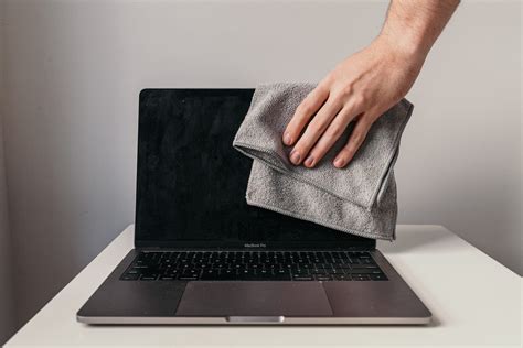 How to Clean a Laptop Screen Safely In 7 Easy Steps