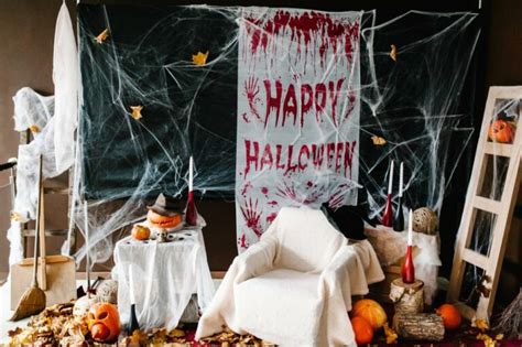 Scary DIY Halloween Decorations: 55 Indoor Halloween Decorations to Make