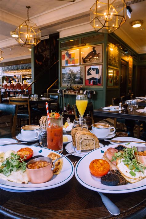 Breakfast at The Ivy On The Square - A Model Moment