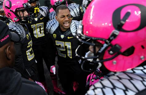 Pink Oregon Helmets: Ducks Raise Cancer Awareness With Latest Bold ...