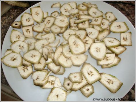 Vazhaikaai Chips(Raw Banana Chips) - Subbus Kitchen