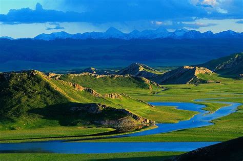 Bayinbuluke Xinjiang Tianshan, China 新疆, 巴音布鲁克, 九曲十八灣 | World heritage sites, Xinjiang, Landscape