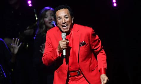 10 Best Smokey Robinson Songs of All Time - Singersroom.com