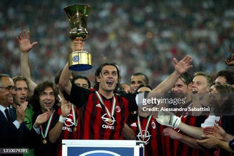 4.028 fotos e imágenes de alta resolución de Paolo Maldini - Getty Images