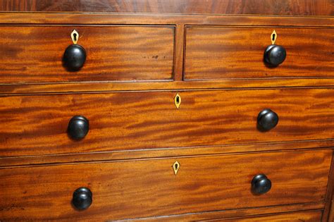 Chest of drawers : On Antique Row - West Palm Beach - Florida