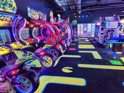 A new arcade called Fun Zone Arcade just opened today at the Outlets : r/folsom