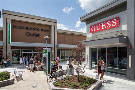 Do Business at Toronto Premium Outlets®, a Simon Property.