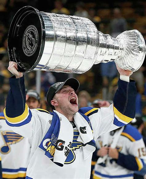 Dunn deal: Kraken take Blues defenseman in expansion draft