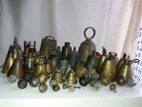 Collection of 60 old bells - Catawiki