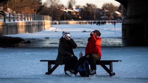 Rideau Canal Skateway to temporarily close due to mild weather | CBC News