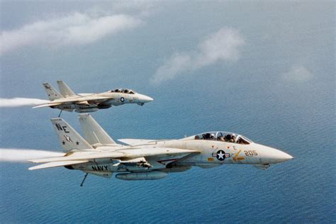 "Fox 3": F-14 Tomcat RIO Gives Intense First-Hand Account Of AIM-54 Phoenix Missile Launch - The ...