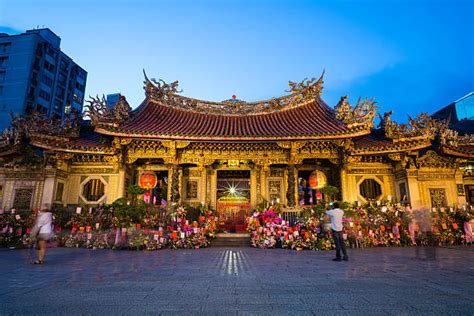 Best Longshan Temple Stock Photos, Pictures & Royalty-Free Images - iStock