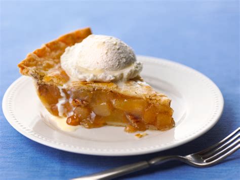 Caramel Apple Pie - Lucky Leaf