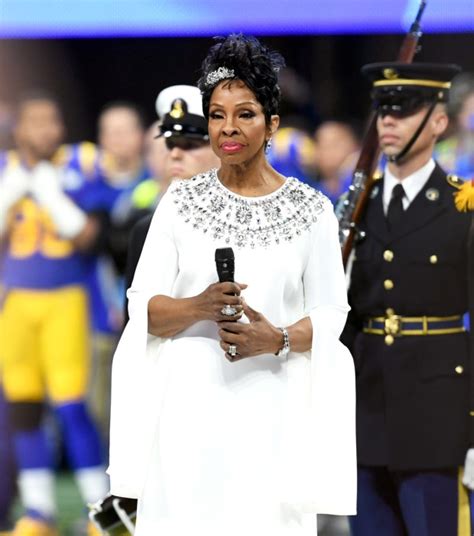 Super Bowl: Gladys Knight's national anthem a gambling nightmare