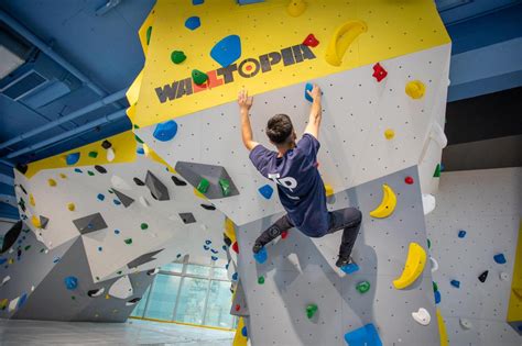 【KKday Exclusive】Triangle Plus - Hong Kong Largest Indoor Climbing Park ...