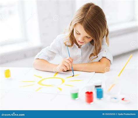 Little Girl Painting Picture Royalty Free Stock Photo - Image: 35225255