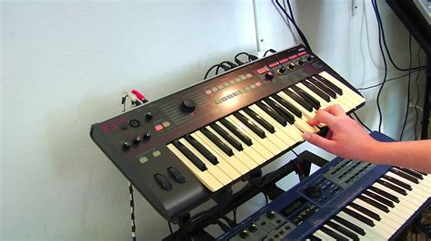 Korg R3 synth vocorder demo - YouTube