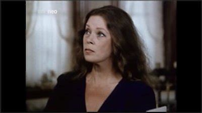 Watch Hart to Hart Season 4 Episode 1 - On a Bed of Harts Online Now