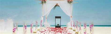 Maldives Wedding Resorts: The 6 Best Packages & Venues