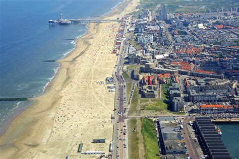 Scheveningen Lighthouse in Scheveningen, South Holland, Netherlands ...