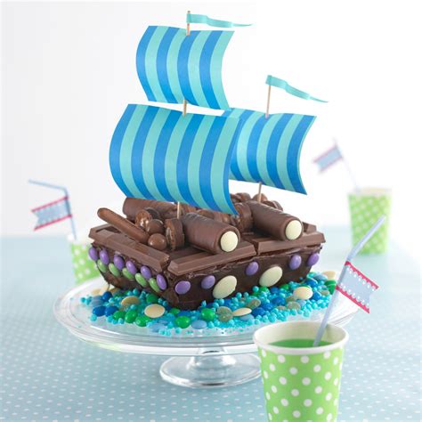 Pirate Ship Birthday Cake | Annabel Karmel