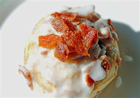 Bacon Cinnamon Rolls recipe | Chefthisup