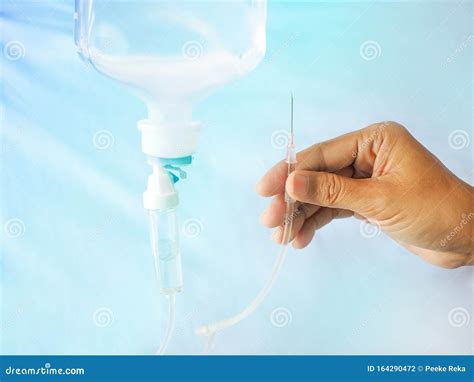 Disposable Infusion Set and Plastic Saline Bag with Injection Needle in ...