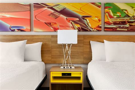 Hotel Bo, a Days Inn by Wyndham Chattanooga Downtown | Chattanooga, TN Hotels