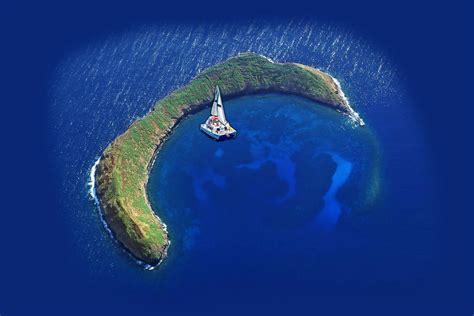 Snorkel at Molokini Crater: Maui’s Offshore Seabird Sanctuary - Four Winds Maui Snorkeling ...