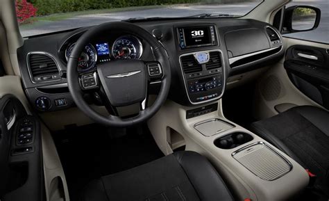 2014 Chrysler Town and Country interior Chrysler Dodge Jeep, Caravan Interior, Car Interior ...