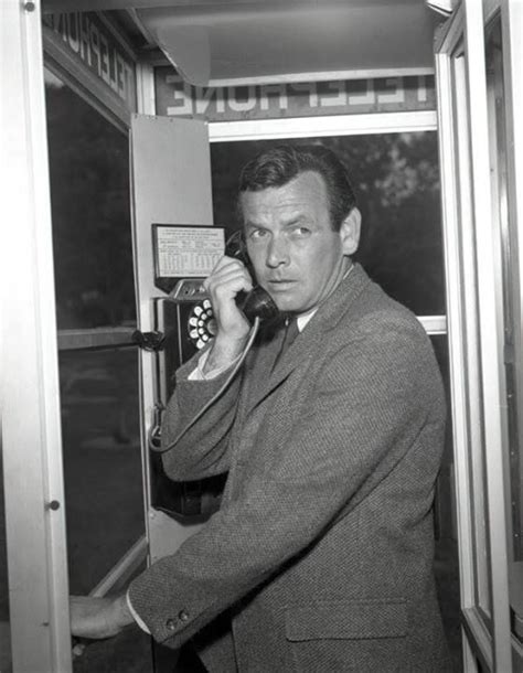 David Janssen as The Fugitive and his never-ending search for the One-Armed Man. | Classic ...