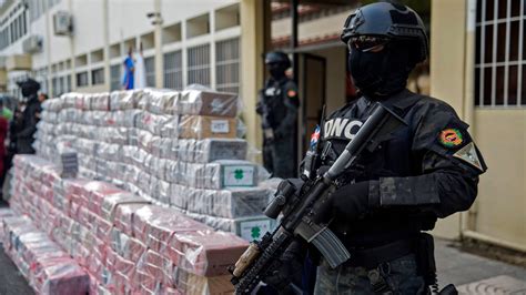 Colombia Is Considering Legalizing Its Massive Cocaine Industry