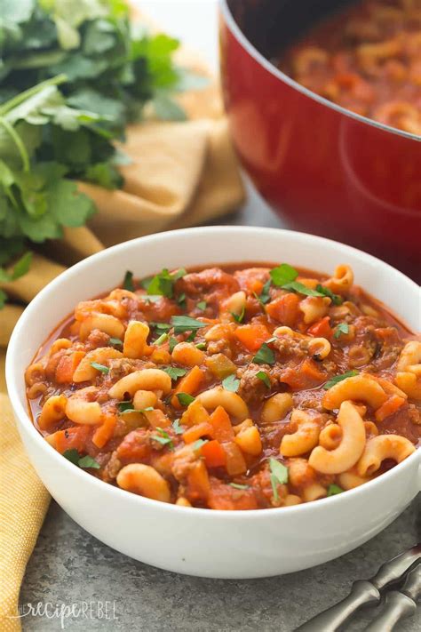 This One Pot Beef and Tomato Macaroni Soup is a classic! It's a healthy ...