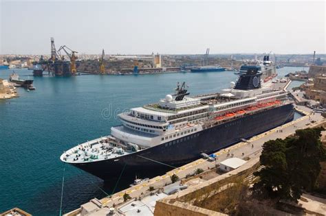 Passenger Cruise Liner in the Malta Grand Harbor Stock Image - Image of culture, cruiser: 39118539