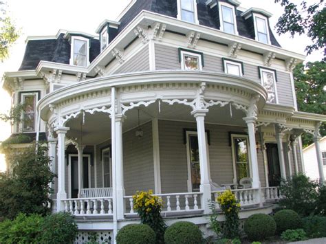 I want lots of porch, high ceilings and lots of windows. | Victorian homes, Victorian porch ...