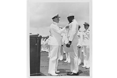 US Navy aircraft carrier to honour Pearl Harbor hero | Military History ...