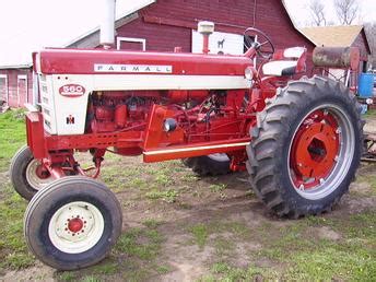 1963 Farmall 560 - TractorShed.com