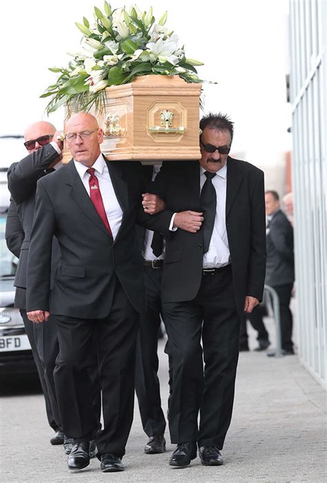 Barry Chuckle funeral: Paul Chuckle in tears as he carries Chuckle Brothers star's coffin ...