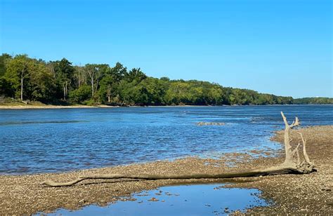 Kayaking and Canoeing in Illinois: Rivers, Rentals, & Rules