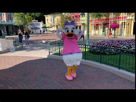 °o° Dance with Daisy Duck ! - YouTube