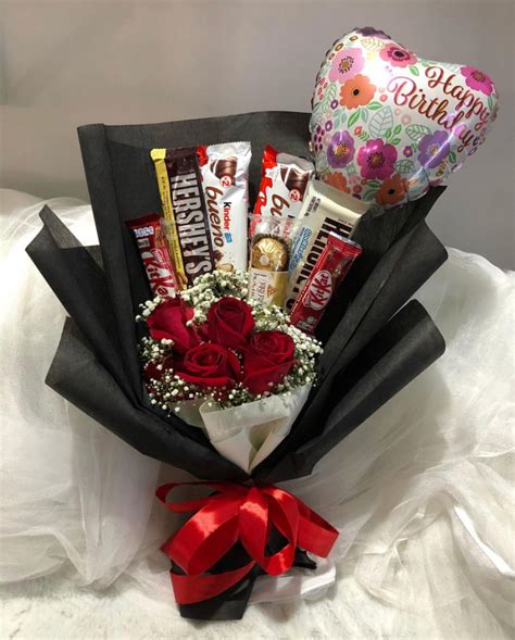 Flowers And Chocolate Bouquet - Chocolate Hampers | Edible Blooms ...