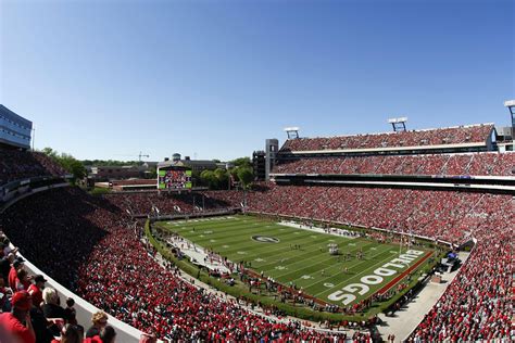 Look: Crowd shots, final attendance numbers for every SEC spring game