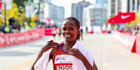 2019 Chicago Marathon Women's Winner | New World Record