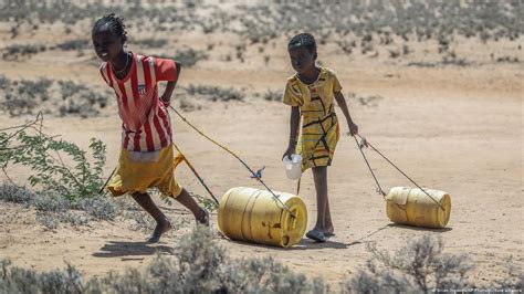 UN: Drought threatens millions of African kids – DW – 08/23/2022