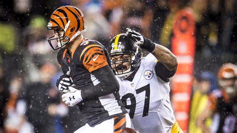 PHOTOS: Game Highlights - Steelers at Bengals 1/9/16