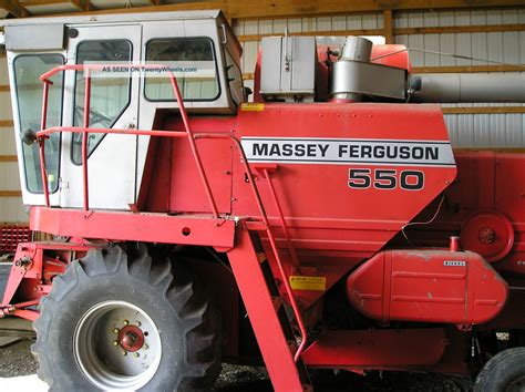 Massey Ferguson 550 Combine